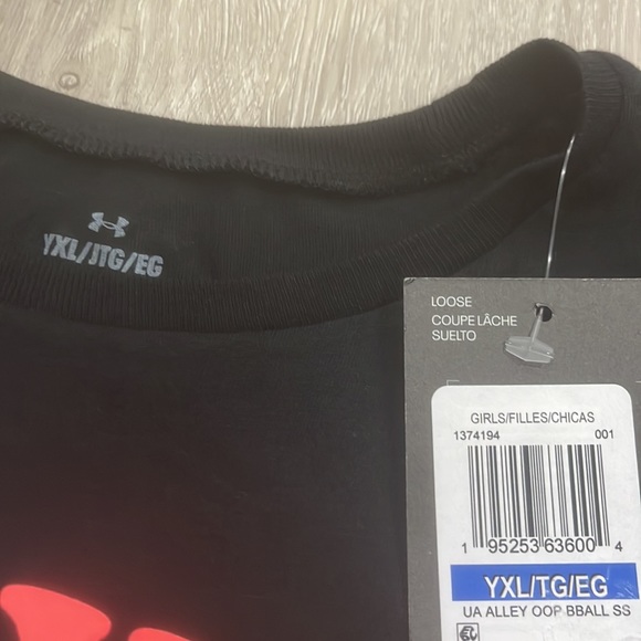 UA Alley Oop Bball short sleeve - Picture 3 of 3